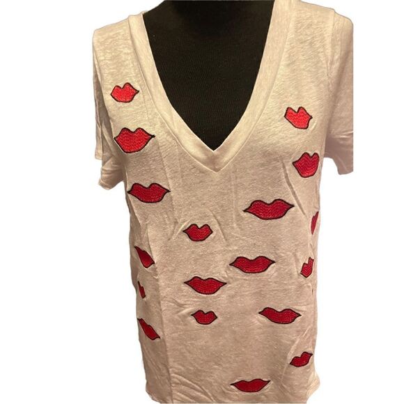 COPY - NWT Chaser
White Lips Tee Shirt
Size: L - Picture 2 of 9